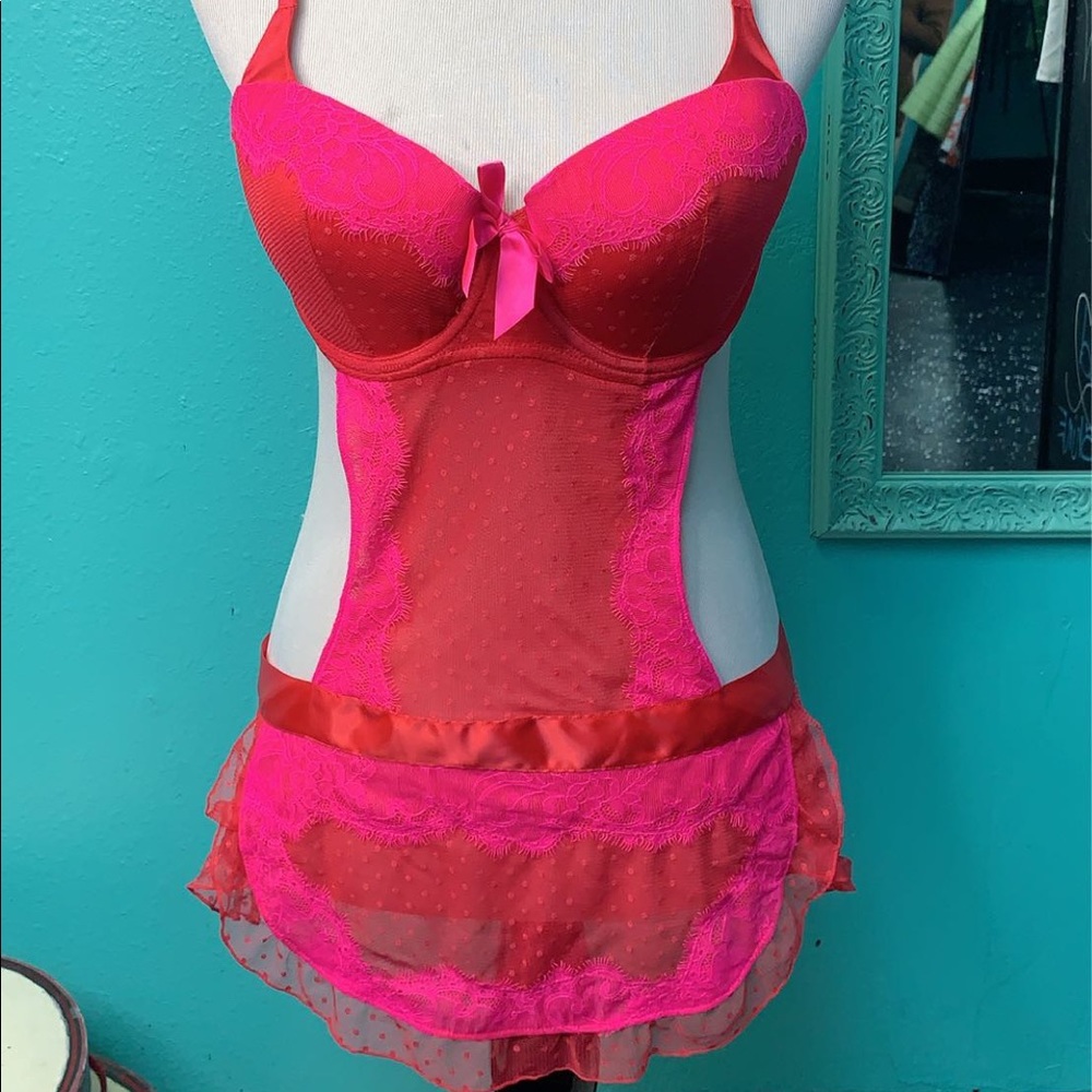 Lingerie - Picture 2 of 3